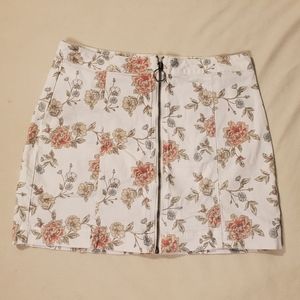 Stretchy floral mini skirt💕